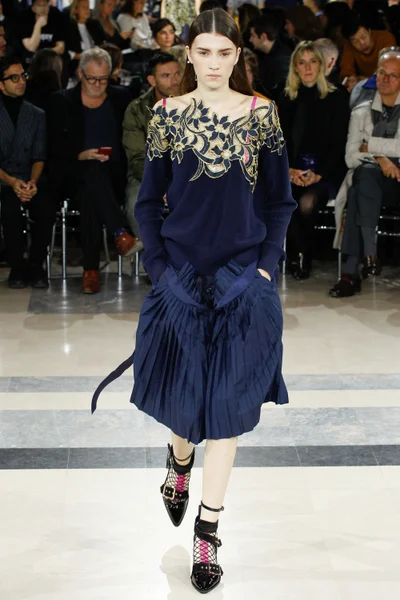 Look 38